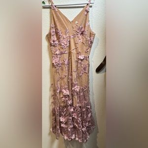 Dress the Population floral dress in lilac/nude. Size Large.